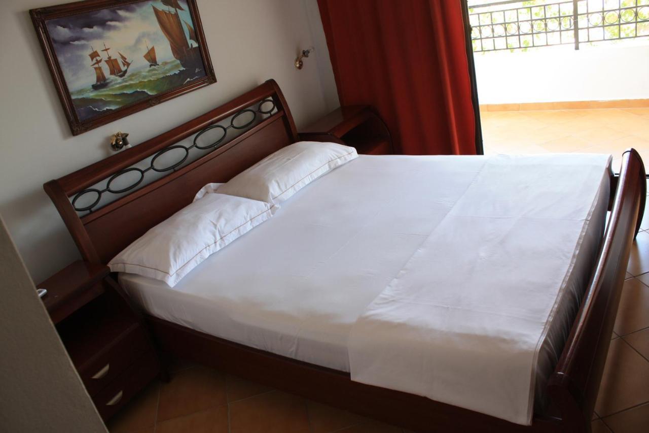 Kanina Hotel&Hostel Sarandë 外观 照片