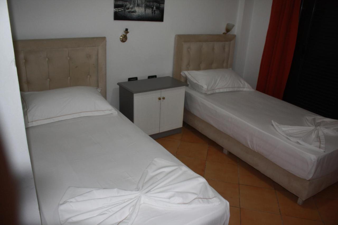 Kanina Hotel&Hostel Sarandë 外观 照片