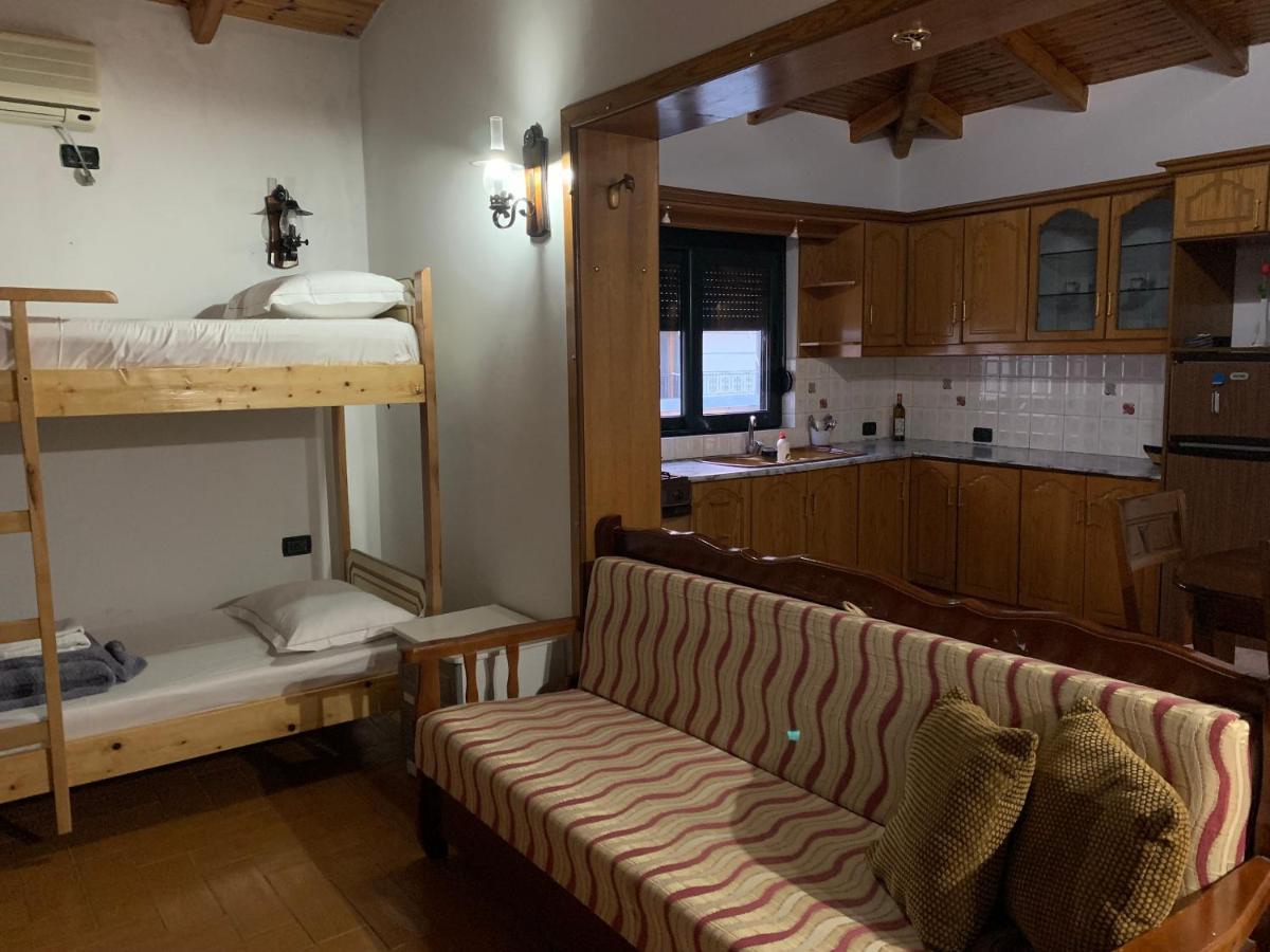 Kanina Hotel&Hostel Sarandë 外观 照片